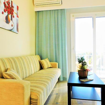 Arisvi All Seasons Hotel 스칼라칼리오니스 외부 사진
